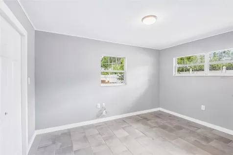 929 W Beacon Avenue Tampa FL 33603