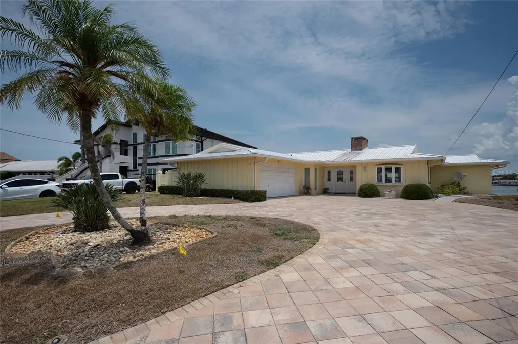 516 Harbor Drive N Indian Rocks Beach FL 33785