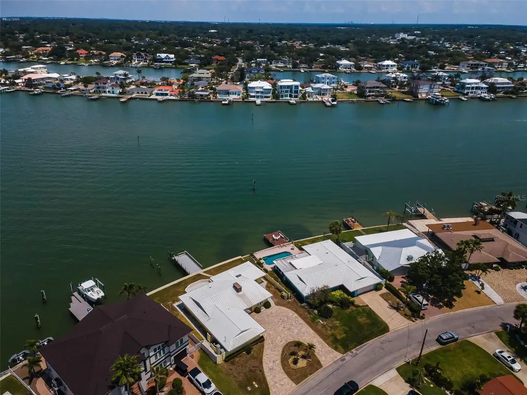 516 Harbor Drive N Indian Rocks Beach FL 33785