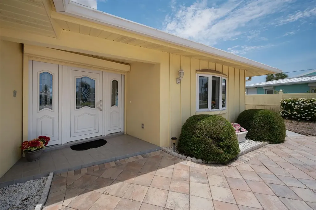 516 Harbor Drive N Indian Rocks Beach FL 33785