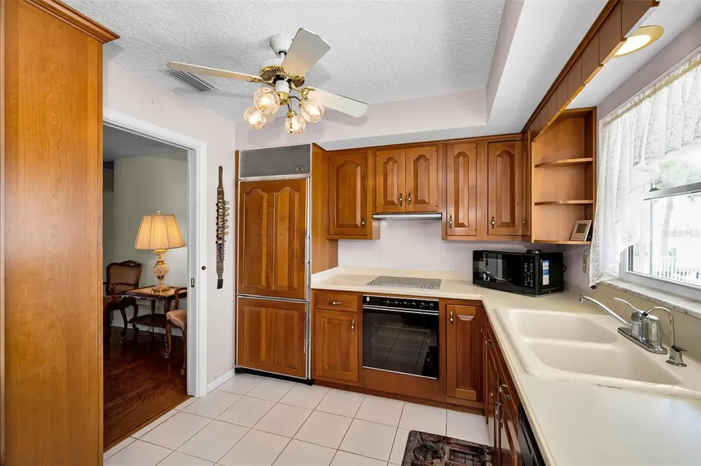 516 Harbor Drive N Indian Rocks Beach FL 33785