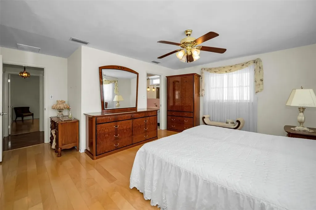 516 Harbor Drive N Indian Rocks Beach FL 33785