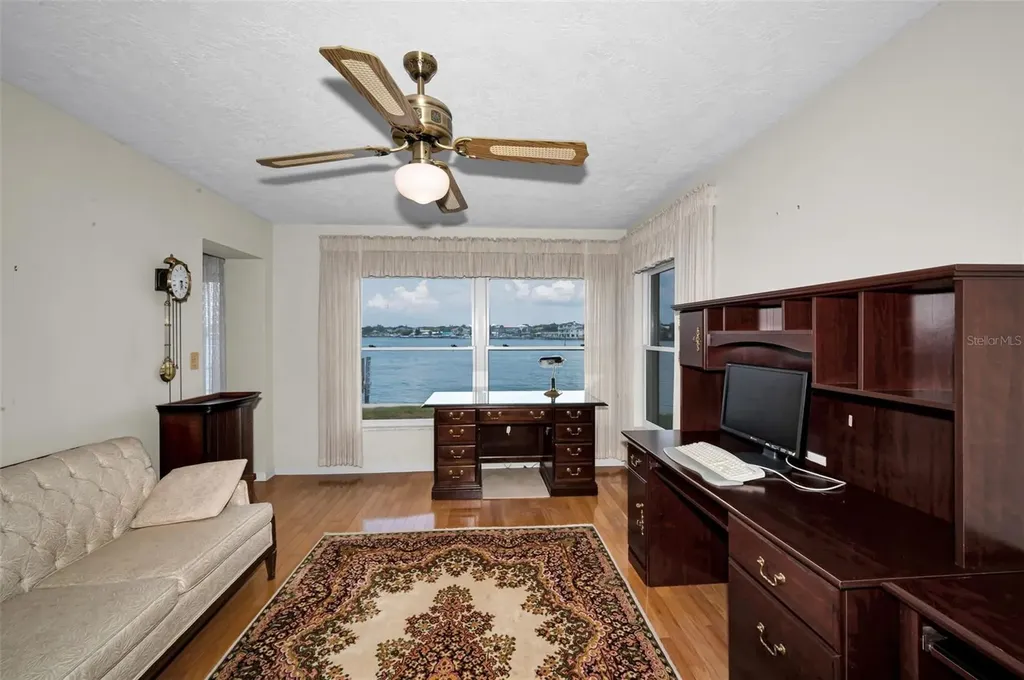 516 Harbor Drive N Indian Rocks Beach FL 33785