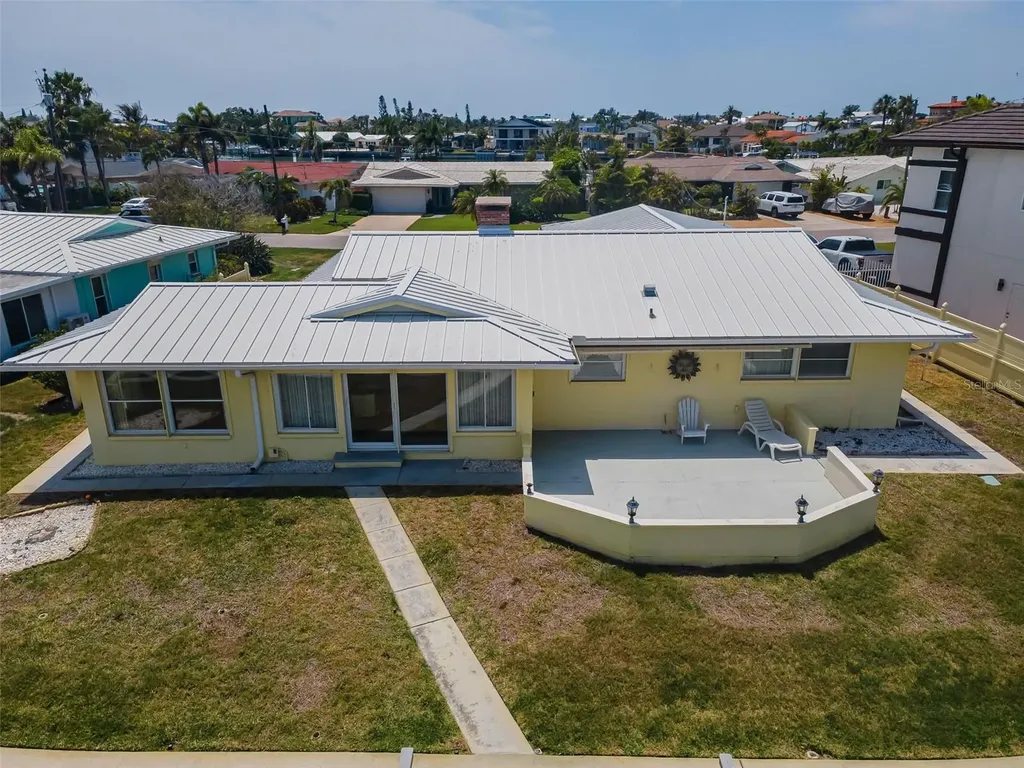 516 Harbor Drive N Indian Rocks Beach FL 33785