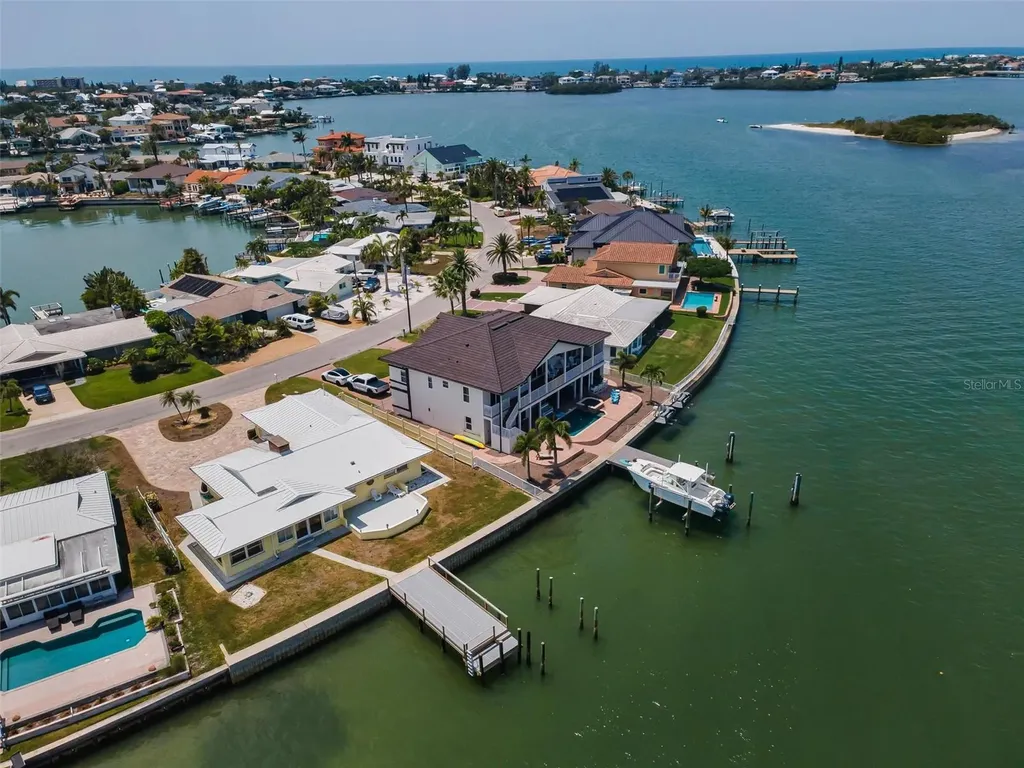 516 Harbor Drive N Indian Rocks Beach FL 33785