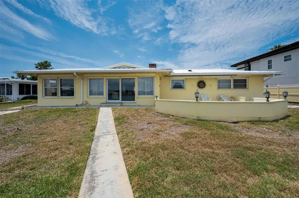 516 Harbor Drive N Indian Rocks Beach FL 33785