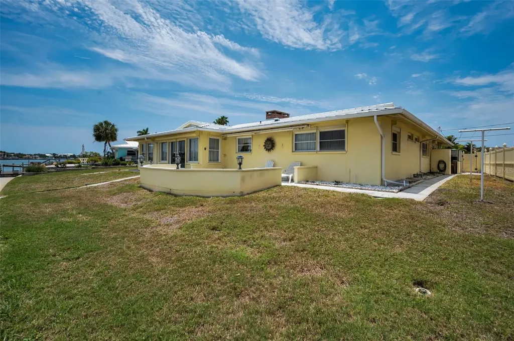 516 Harbor Drive N Indian Rocks Beach FL 33785