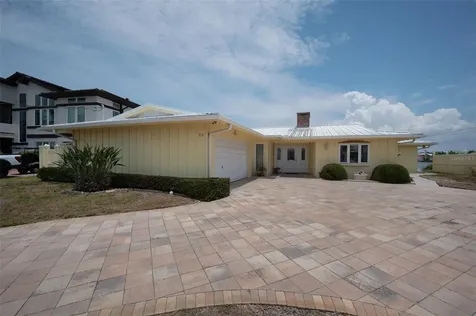 516 Harbor Drive N Indian Rocks Beach FL 33785