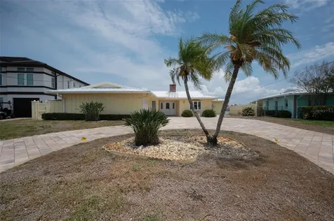 516 Harbor Drive N Indian Rocks Beach FL 33785