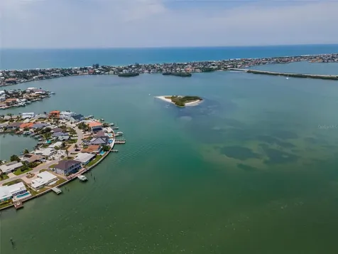 516 Harbor Drive N Indian Rocks Beach FL 33785