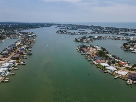 516 Harbor Drive N Indian Rocks Beach FL 33785