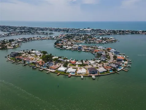 516 Harbor Drive N Indian Rocks Beach FL 33785