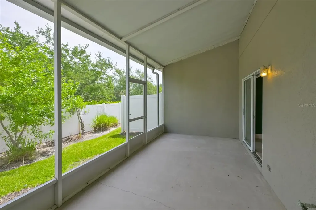 671 Vallance Way NE St Petersburg FL 33716