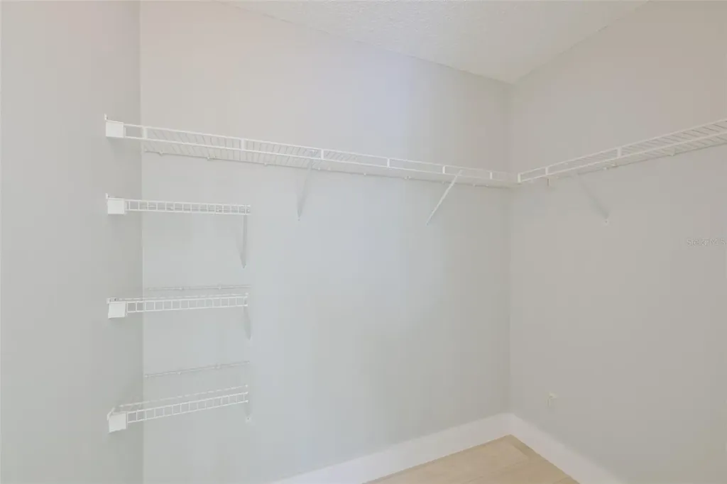 671 Vallance Way NE St Petersburg FL 33716