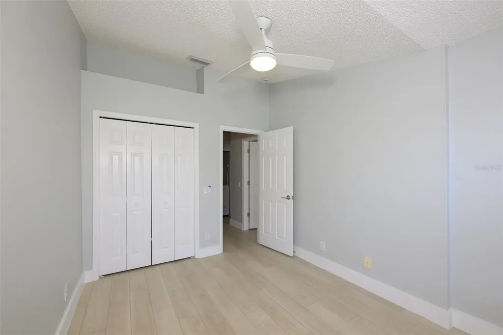 671 Vallance Way NE St Petersburg FL 33716