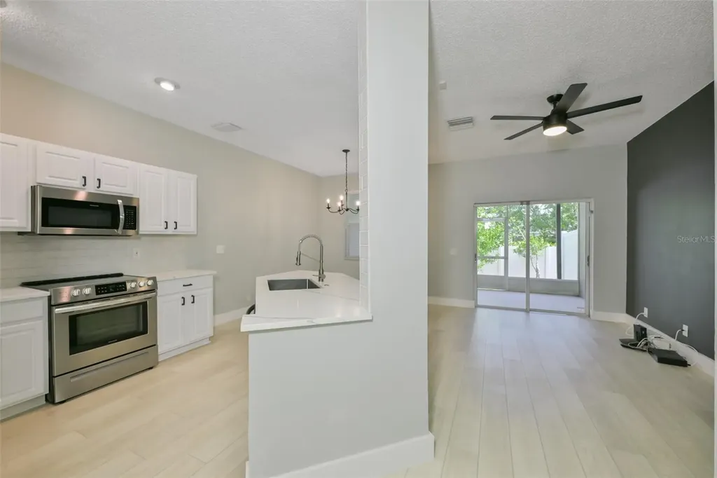 671 Vallance Way NE St Petersburg FL 33716