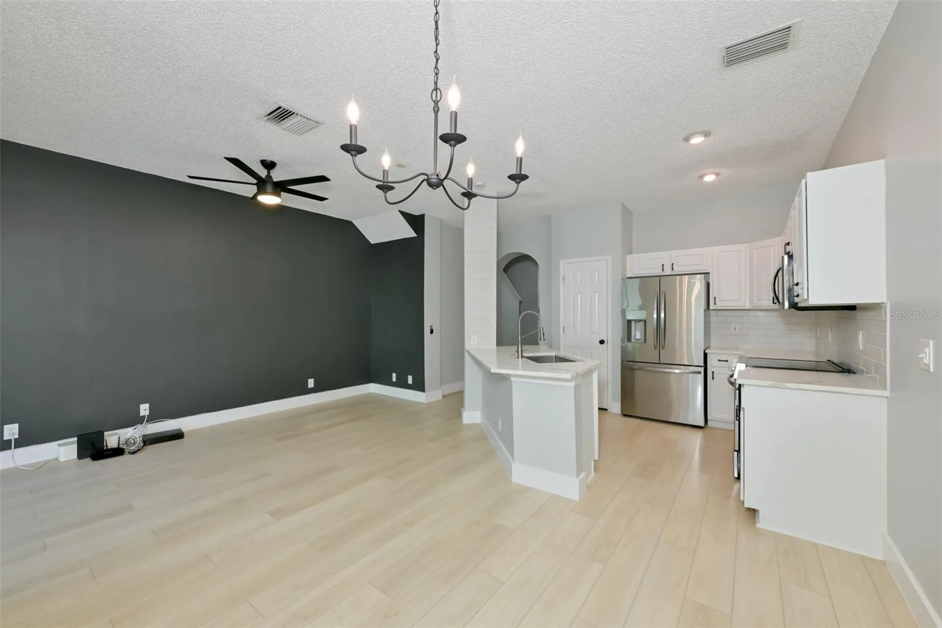 671 Vallance Way NE St Petersburg FL 33716