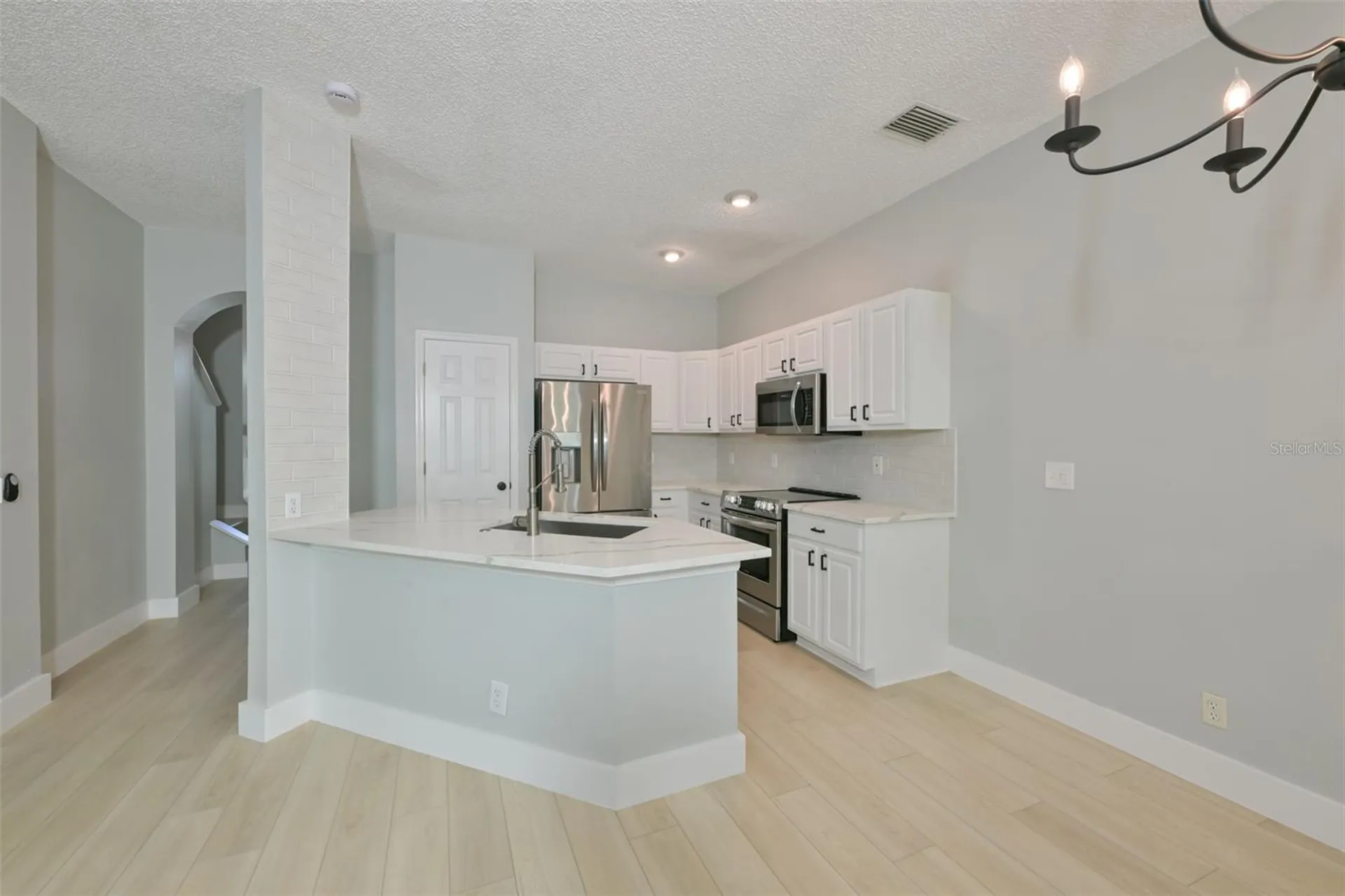671 Vallance Way NE St Petersburg FL 33716
