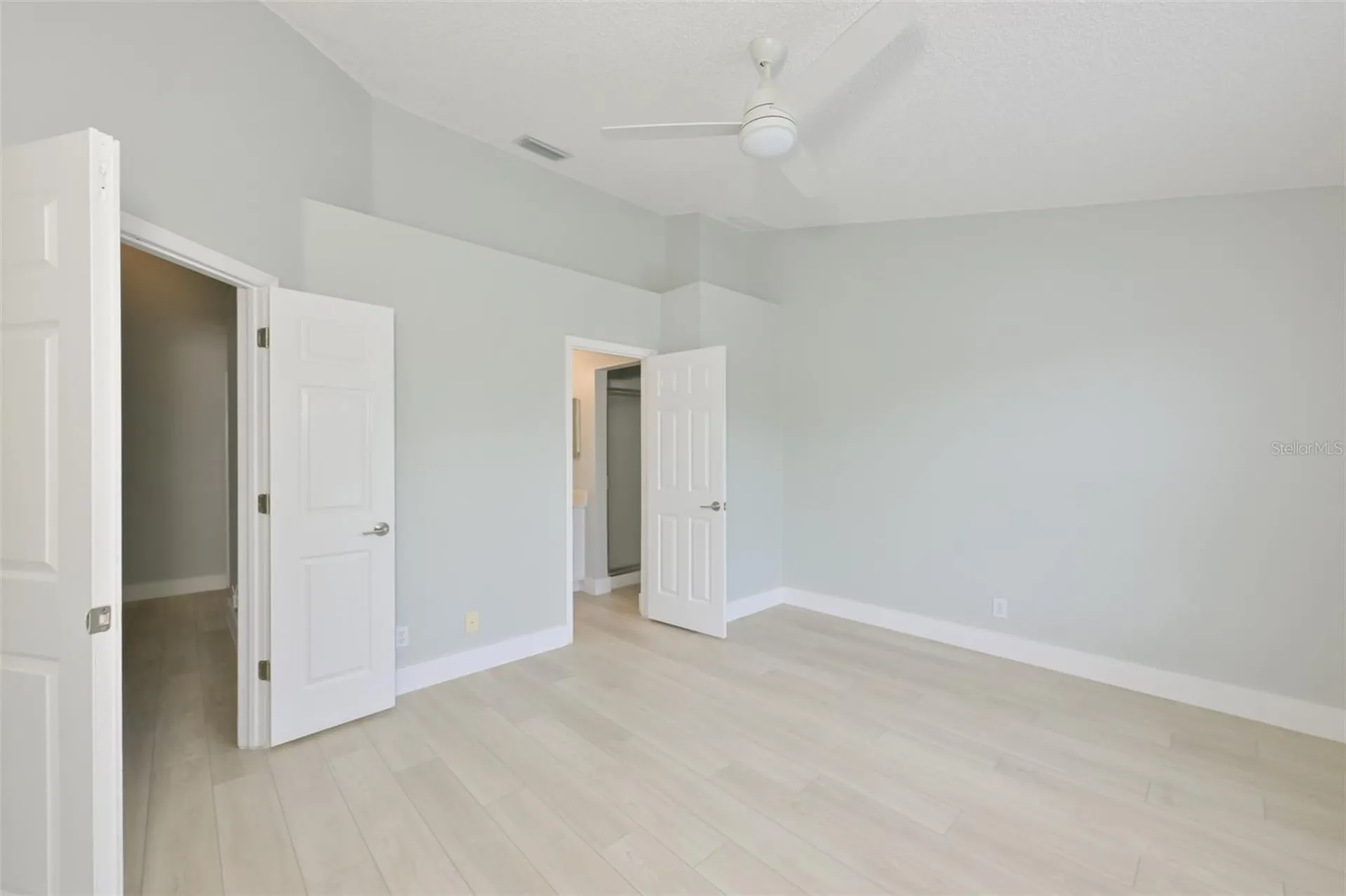 671 Vallance Way NE St Petersburg FL 33716