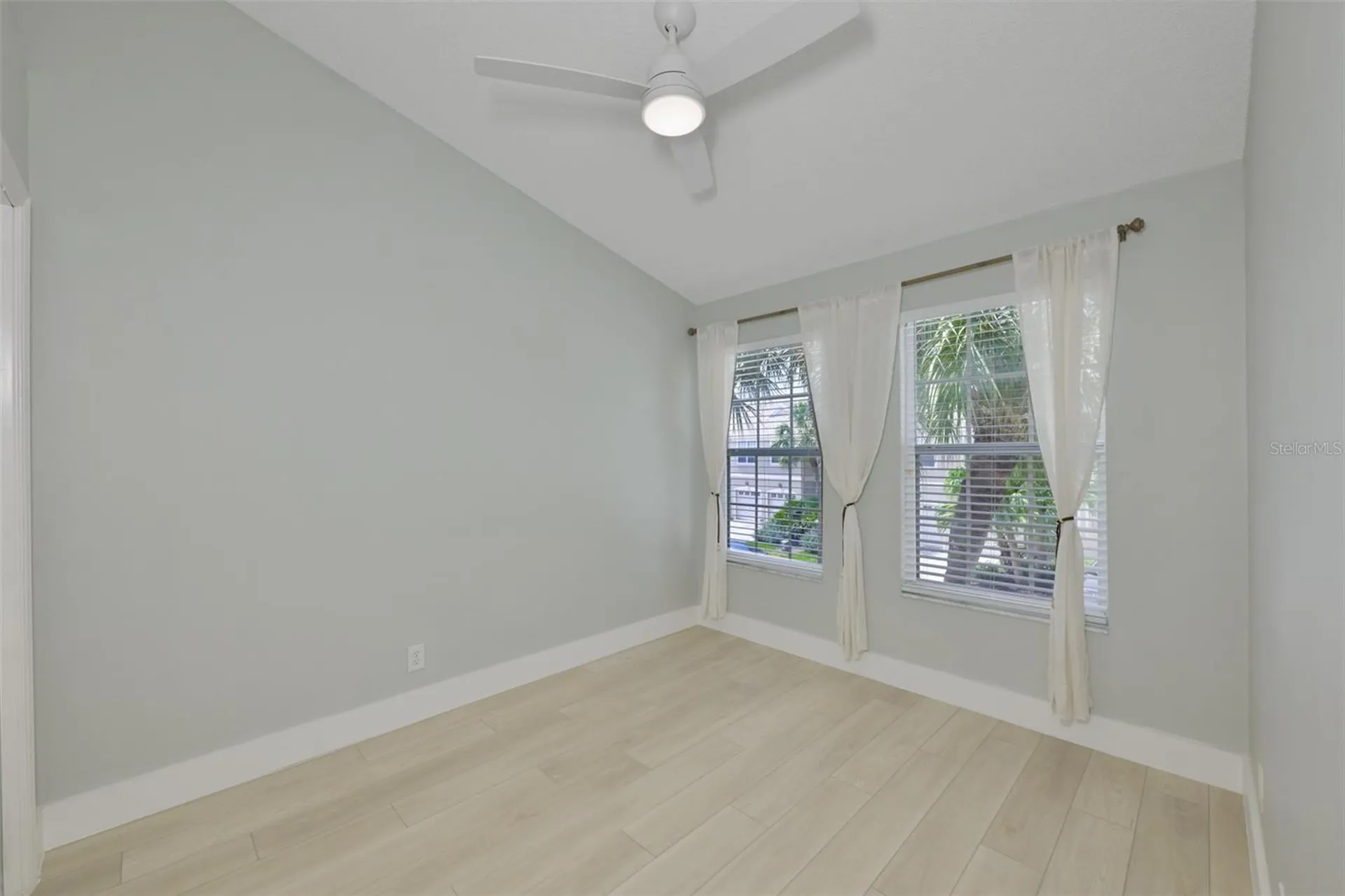 671 Vallance Way NE St Petersburg FL 33716