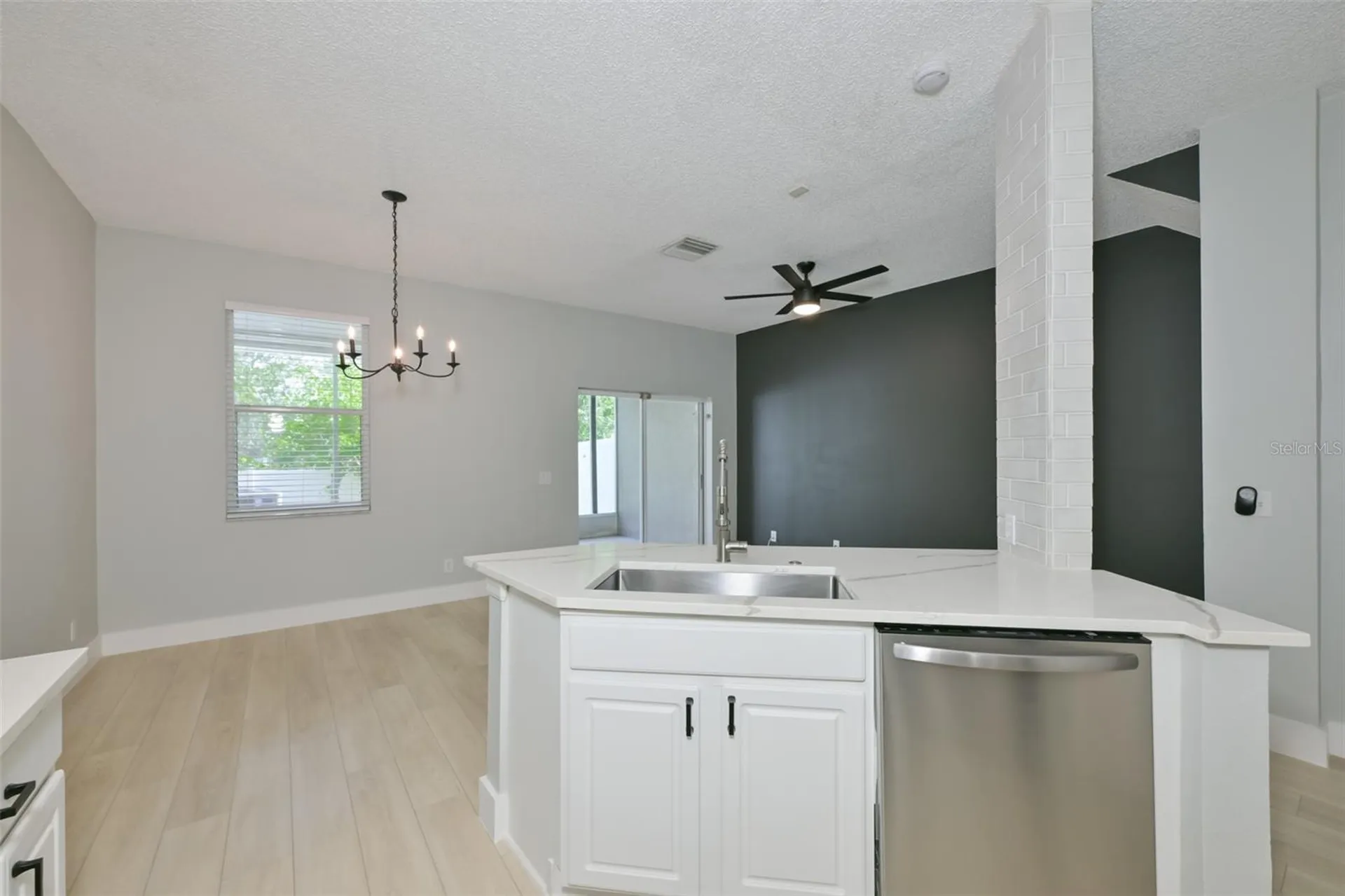 671 Vallance Way NE St Petersburg FL 33716