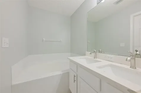 671 Vallance Way NE St Petersburg FL 33716