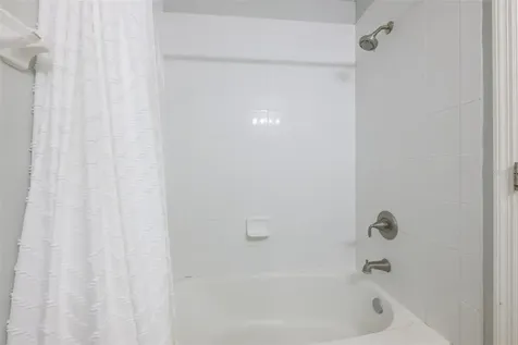 671 Vallance Way NE St Petersburg FL 33716