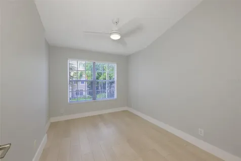 671 Vallance Way NE St Petersburg FL 33716