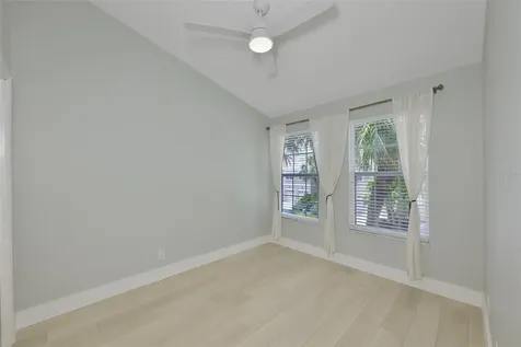 671 Vallance Way NE St Petersburg FL 33716