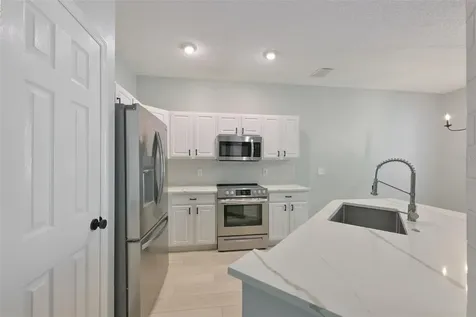 671 Vallance Way NE St Petersburg FL 33716