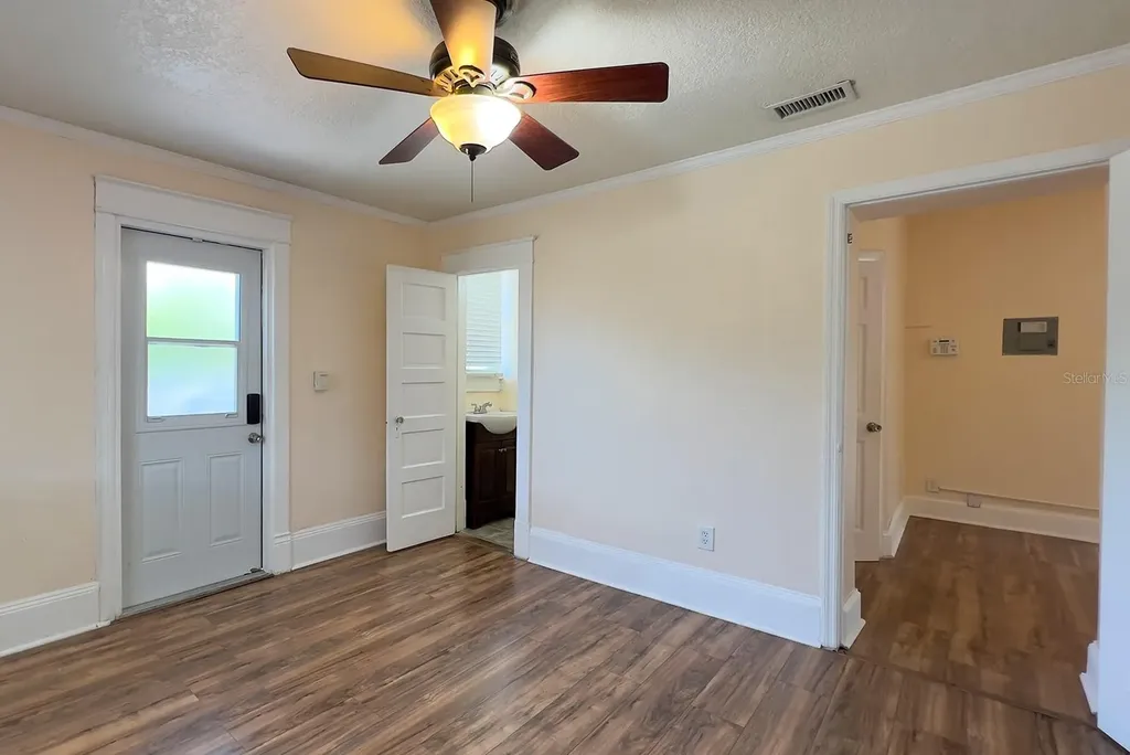 821 Emmett Street Kissimmee FL 34741