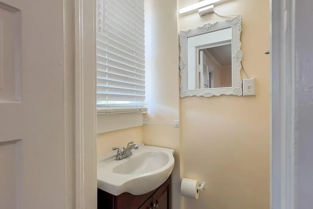 821 Emmett Street Kissimmee FL 34741