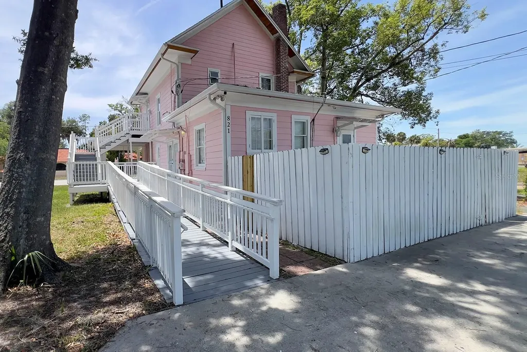 821 Emmett Street Kissimmee FL 34741