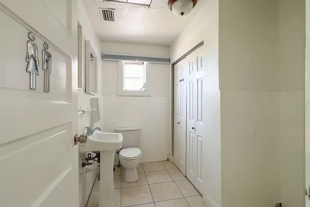 821 Emmett Street Kissimmee FL 34741