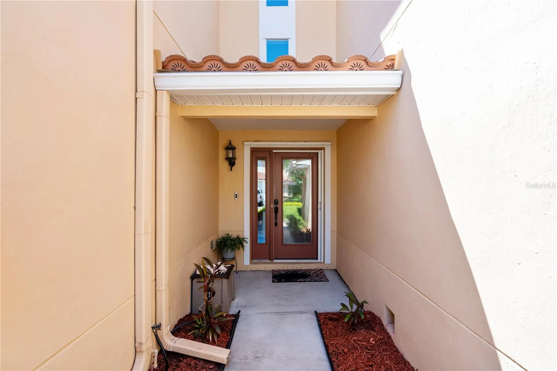 210 Valencia Circle St Petersburg FL 33716