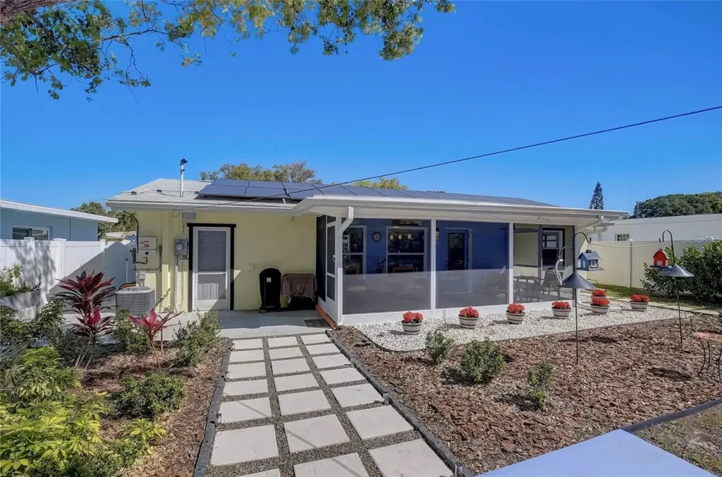 5428 7th Avenue N St Petersburg FL 33710