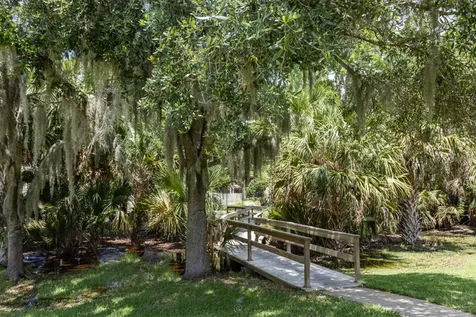 18 Salisbury Court Palm Coast FL 32137