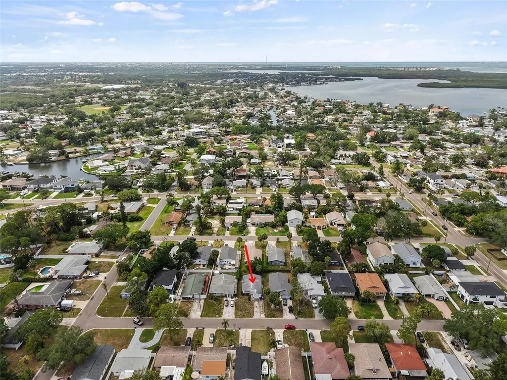 1735 Mississippi Avenue NE St Petersburg FL 33703