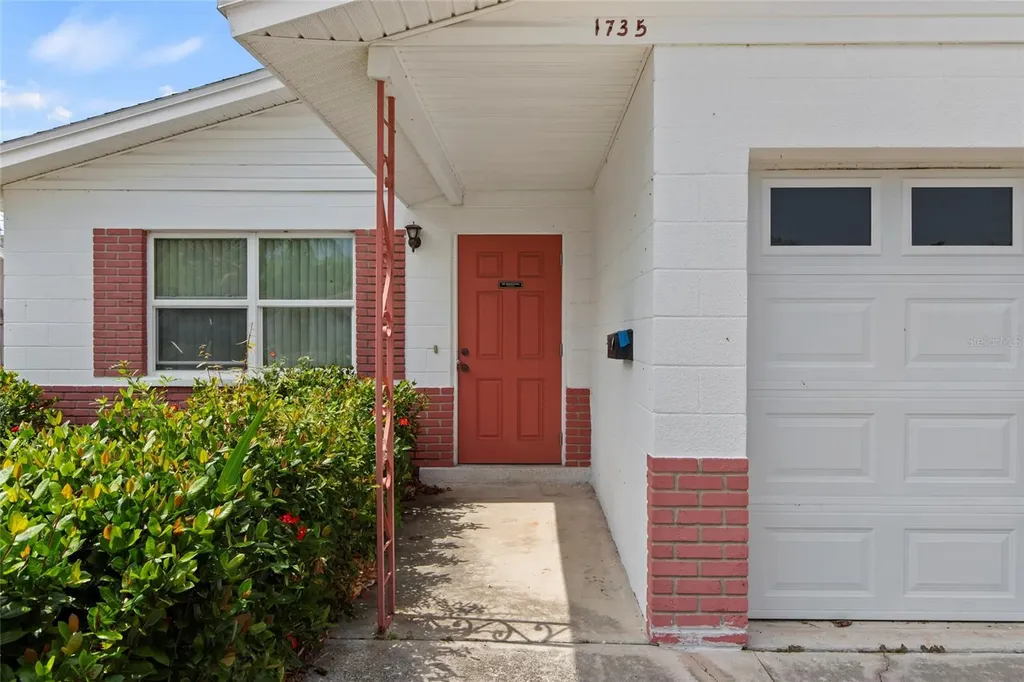 1735 Mississippi Avenue NE St Petersburg FL 33703