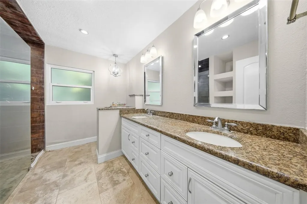 1135 Wisper Run Court Lutz FL 33558