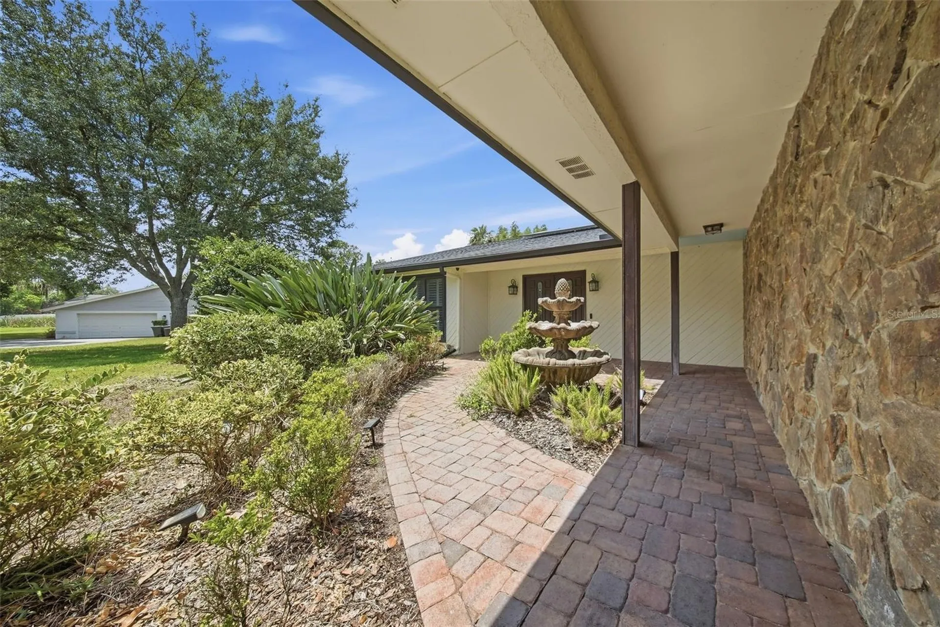 1135 Wisper Run Court Lutz FL 33558