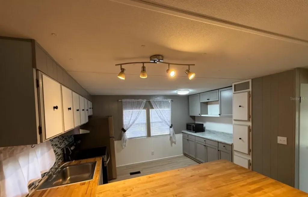 37814 Daughtery Road Zephyrhills FL 33541