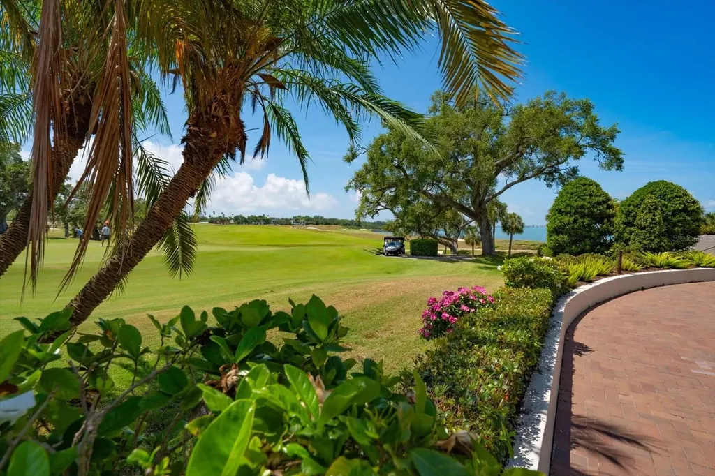 4 Belleview Boulevard Belleair FL 33756