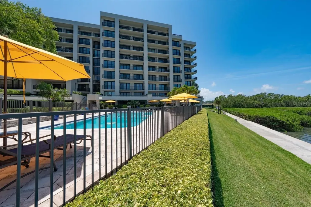 4 Belleview Boulevard Belleair FL 33756