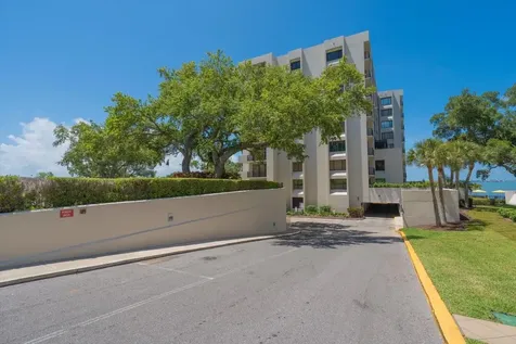 4 Belleview Boulevard Belleair FL 33756