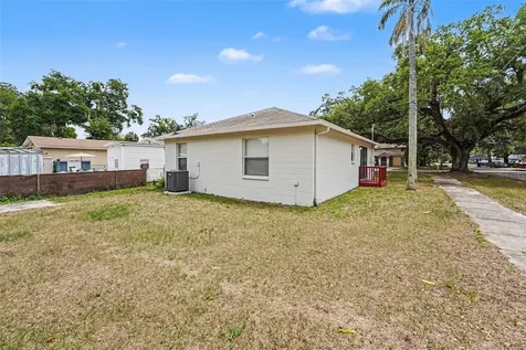 1602 E North Bay Street Tampa FL 33610