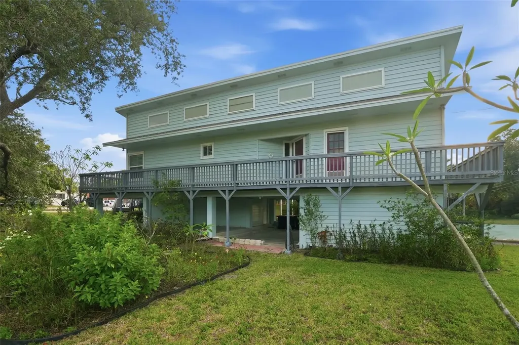 110 Georgia Ave. Avenue Crystal Beach FL 34681