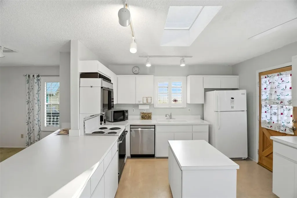 110 Georgia Ave. Avenue Crystal Beach FL 34681
