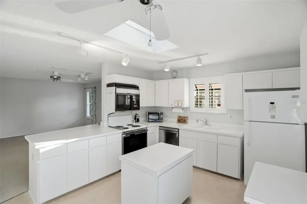110 Georgia Ave. Avenue Crystal Beach FL 34681