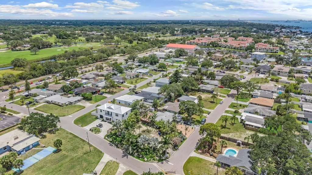 591 Baywood Drive N Dunedin FL 34698